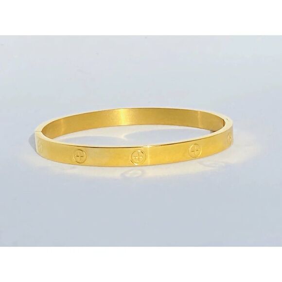 Anthropologie Jewelry - Minimalist gold bangle N996